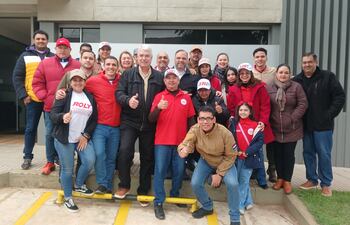 VDB El equipo de presidenciable Añetete, Arnoldo Wins de gira por Coronel Oviedo.