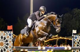 Agostina Sánchez del Club Hípico Paraguayo, de destacada actuación en los primeros torneos de esta temporada.