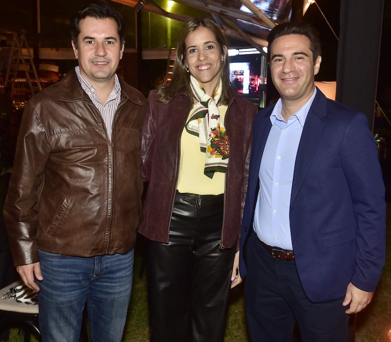 Marcelo González, Sandra Villasanti y Patricio Grassini.