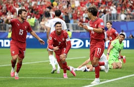 Cristiano Ronaldo se dispone a festejar uno de sus goles marcados a Uzbekistán. Marcó el menos un gol en las seis ediciones disputadas en la Copa del Mundo.