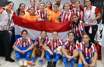 Las chicas del futsal dieron el golpe esta tarde para meterse en zona de medallas.