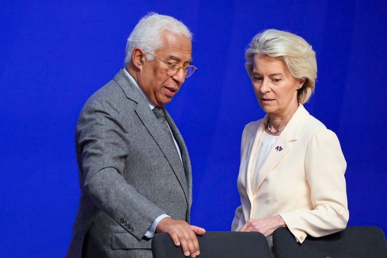 El presidente del Consejo Europeo, Antonio Costa (i) y la presidenta de la Comisión Europea, Úrsula von der Leyen.