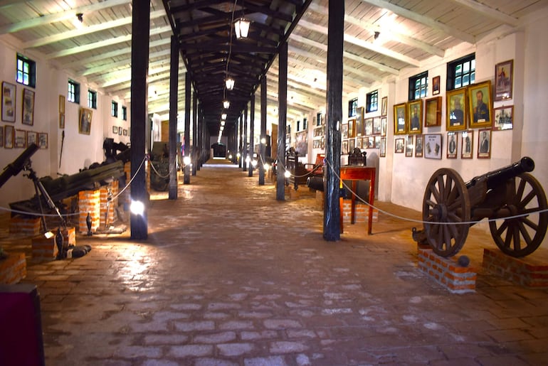 Museo Histórico General de División Enrique Duarte Alder de Paraguarí.