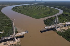Puente de la Bioceánica alcanza 78% de avance y se acerca a la unión entre Paraguay y Brasil