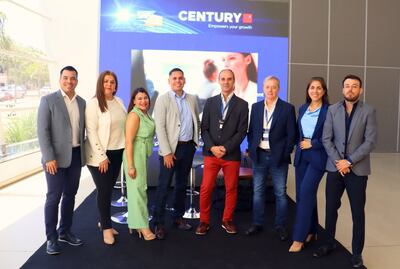 Directivos y colaboradores de Century Systems.