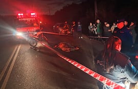 Mujer murió arrollada por camión tras caer de motocicleta en Villeta.