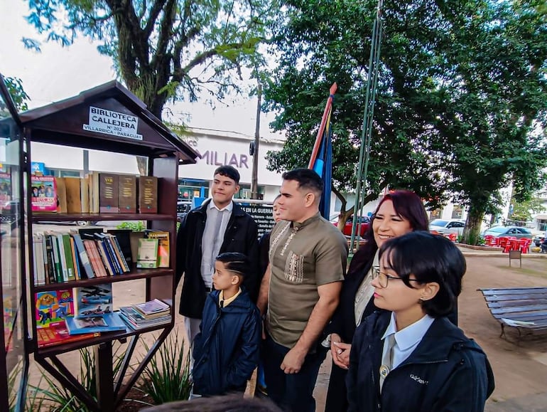 En la fecha se inauguró la primera biblioteca callejera del departamento.