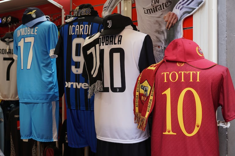 Colección de camisetas del fútbol italiano.