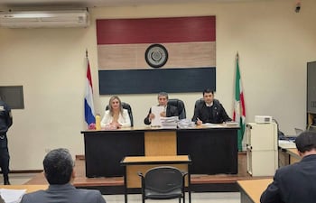Integrantes del Tribunal Colegiado de Paraguarí: los magistrados Fabiola Quintero, Antonio Benítez (presidente) y Pedro Nazer.