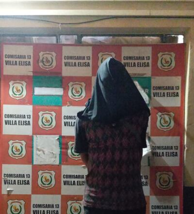 Detienen a hombre con cuatro órdenes de captura por extorsión durante controles del partido Olimpia vs. Tembetary.