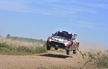 Alejandro Galanti y Marcelo Toyotoshi (Toyota GR Yaris) durante la primera etapa del rally guaireño.