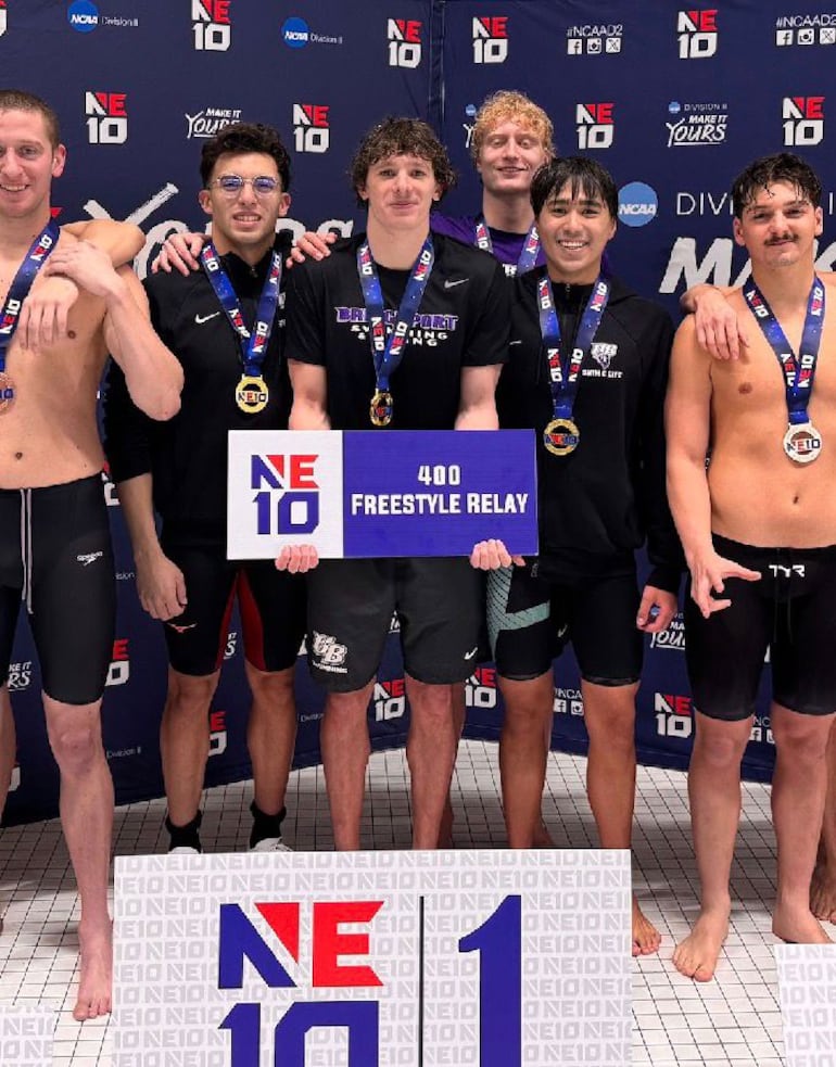 “Hasta ahora todavía me cuesta adaptarme a algunas dinámicas de clase. Tienen una filosofía distinta. Algunas cosas los profesores asumen que sabemos y yo, por ejemplo, no sé. Y me quedo atrás del resto”, explica