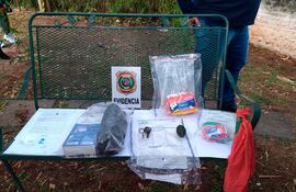 Evidencias halladas al lado de la cárcel del Buen Pastor el viernes pasado.