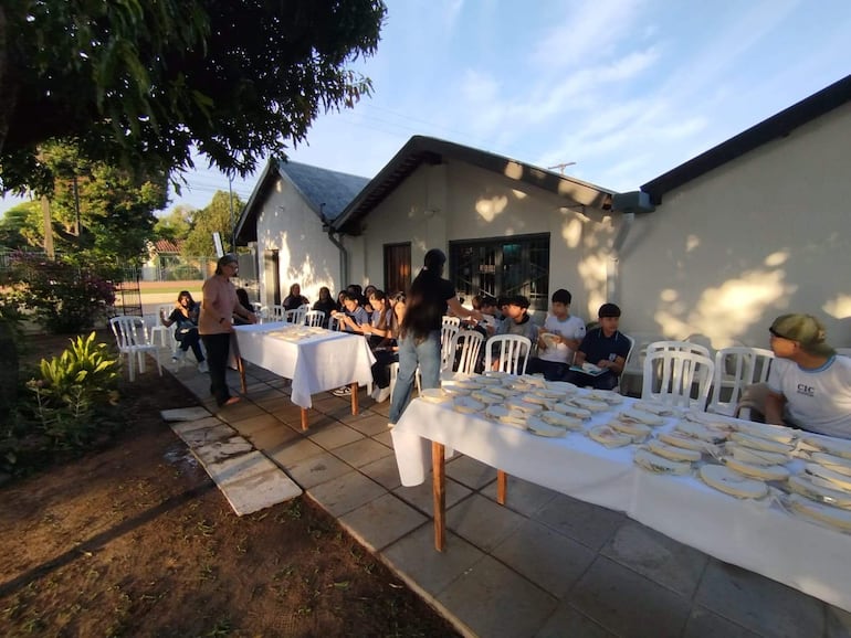 Más de 100 estudiantes conocieron el ao po’i a través del turismo vivencial en Yataity.