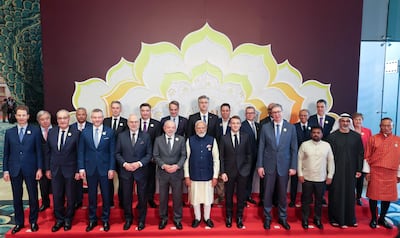 Fotografía de los líderes mundiales posando con el primer ministro indio Narendra Modi, durante la Cumbre de Impacto de la IA 2026 en Bharat Mandapam, Nueva Delhi, India.