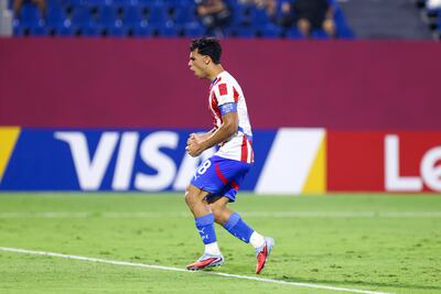 El volante y capitán albirrojo, Alas Ledesma (17 años), celebra el tanto que llegó desde los doce pasos, para el descuento ante Uzbekistán, en el debut en el Mundial Sub 17.