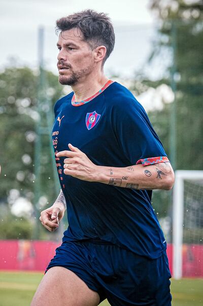 Gastón Claudio Giménez (27/07/1991), con lesión muscular.