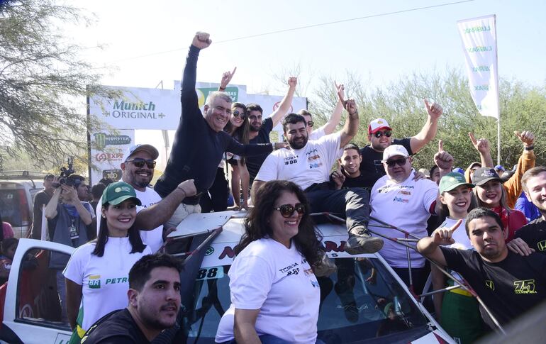 Gran gestión de Gianluca y Ricardo Laterra, terceros en la general F2 y primeros en la RC5 con el Etios.