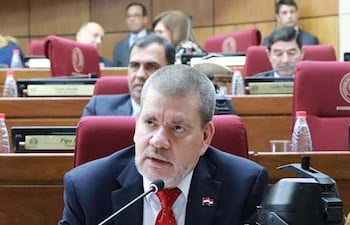 senador Antonio Barrios (ANR, HC)