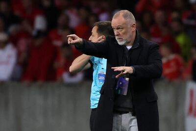 Mano Menezes dejó la conducción técnica del Gremio de Porto Alegre.