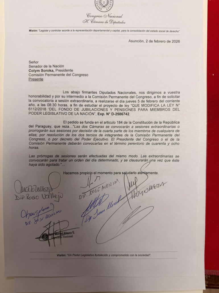 Pocas firmas hasta ayer en el pedido de extraordinaria.