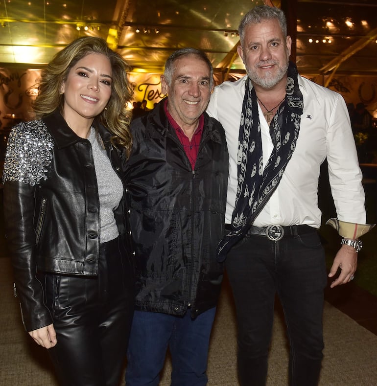 Laura Giménez, Eduardo Barreto y Darío Giménez.