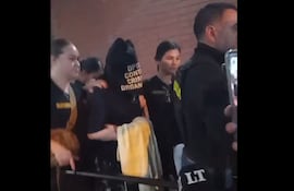 Dalia López salió encapuchada tras abstenerse a declarar.