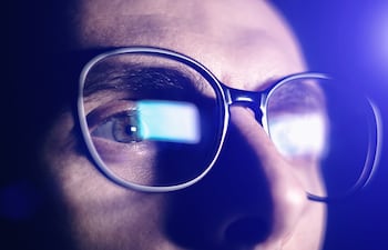 Lentes con filtro para luz azul.