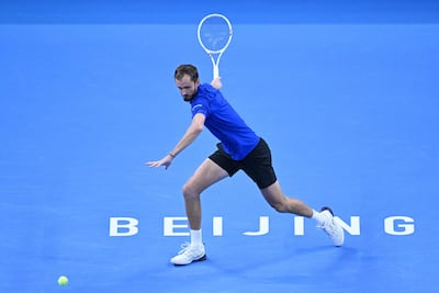 Daniil Medvedev (30 años) perdió por descalificación contra Novak Djokovic (39).