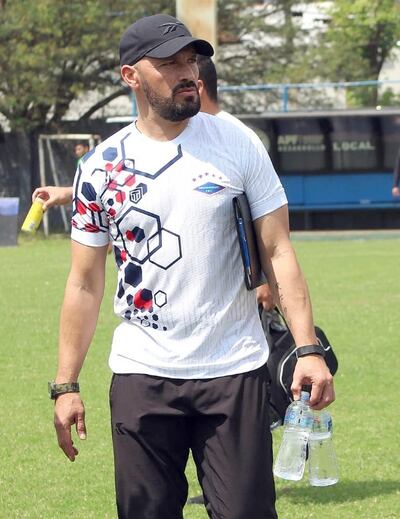 Carlos Humberto Paredes (48 años) dejó la conducción del Independiente de Campo Grande.