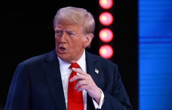 Dirigentes de las principales organizaciones latinas de Estados Unidos expresaron este jueves su rechazo a la ‘Operación Aurora’, presentada por el expresidente (2017-2021) y candidato republicano a la Casa Blanca, Donald Trump, el viernes pasado en esa ciudad de Colorado, en la que dijo que apelará a la Ley de Enemigos extranjeros para su plan de deportaciones masivas.