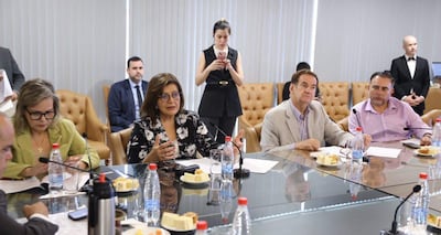 La senadora Blanca Ovelar (ANR, disidente) en reunión de mesa directiva del Senado pidió una reunión con técnicos del INE y del TSJE.