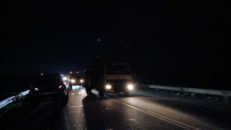 Arroyos y Esteros: una ciudad olvidada entre baches, oscuridad y tragedias viales