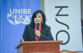 Dra. Sanie Romero de Velázquez, rectora de UNIBE.