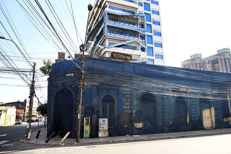 Las casas patrimoniales abandonadas se pueden ver en casi cada cuadra del microcentro asunceno.