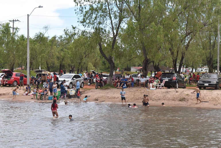 El balneario Tapiracuai está ubicado a escasos metros del microcentro de la ciudad de Santaní.
