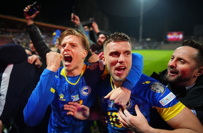 Celebración de los bosnios luego de la clasificación al Mundial 2026.
