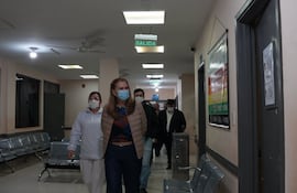 La ministra de Salud supervisó el Hospital Regional de San Juan Bautista y detectó ausencia de médicos de guardia, por lo que anunció medidas administrativas y reordenamiento del personal.