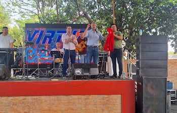 El exvicepresidente Hugo Velázquez, el exmandatario Mario Abdo y el agasajado “Juanchi” Maciel.