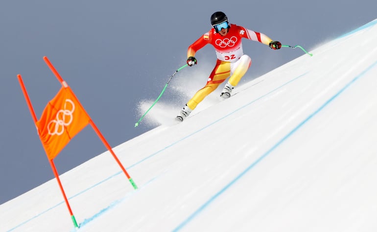 El vasco Adur Etxezarreta compite en la modalidad de descenso de esquí alpino en los Juegos Olímpicos de Invierno Pekín 2022, el lunes 7 de febrero, en la estación de esquí de Yanquin en Pekín, China.