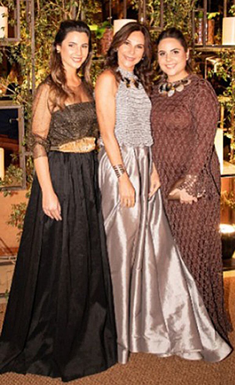 Nabila Fustagno, Patricia Paciello y Florencia Fustagno.
