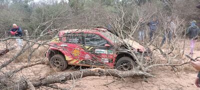 Así quedó el Skoda Fabia R5 de Luis Ortega y Carlos Zarca después de impactar contra una camioneta en el tramo de la prueba especial 4.