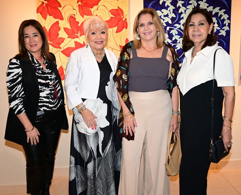 Silvia Esmeil, Martha Manchini, Lendi Peña y Patricia Silva.