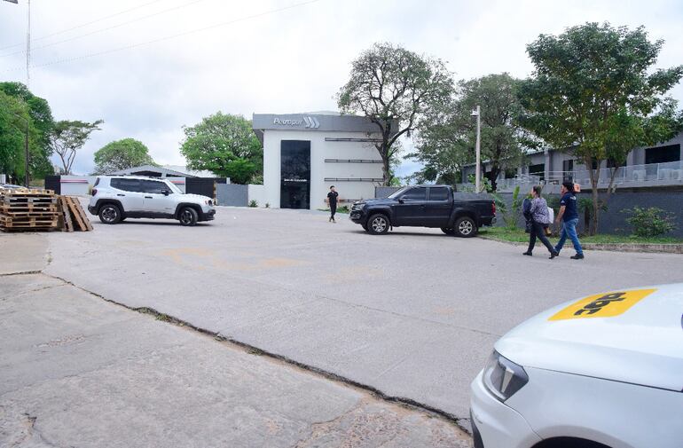 Un equipo de nuestro diario llegó ayer hasta las instalaciones de Petropar, pero ningún directivo lo recibió.