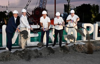 Palada inicial de la construcción de Sudameris Plaza.
