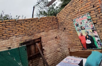 Vivienda destechada durante el temporal en San Juan Bautista de Ñeembucú.