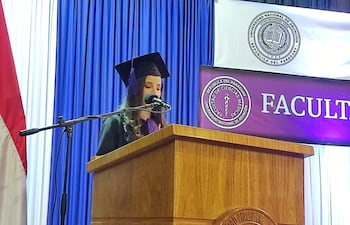 Giuliana Cattivelli, mejor egresada de la promoción 2021 de la Facultad de Medicina de la Universidad Nacional de Asunción (UNA).