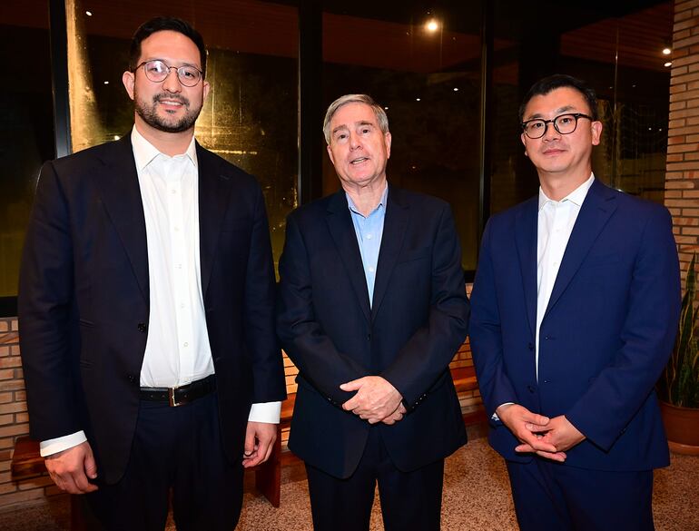 Kiantar Betancourt, Thomas Field y Anthony Kim.