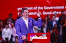 El presidente del Gobierno de España, Pedro Sánchez, interviene durante la sesión plenaria que cierra la Global Progressive Mobilisation, este sábado en Barcelona.