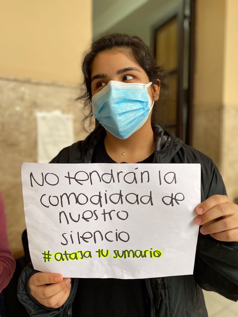 Desde "UNA no te calles" una efervescencia revoluciona a los estudiantes a expresarse contra lo que consideran injusticias.
